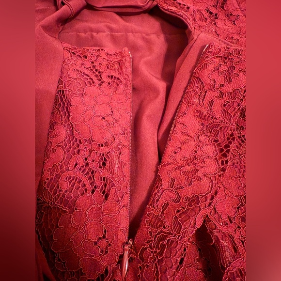 LULUS Love Like You Mean It Wine Red Backless Lace Midi Dress NWT SIZE: MEDIUM - Picture 14 of 14